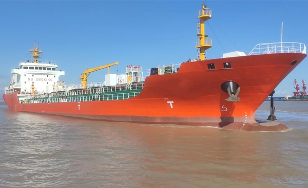 Oil tanker 8200DWT
